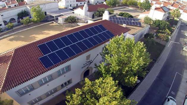 Energia solar permite poupar meia factura na EB1 de Almodôvar