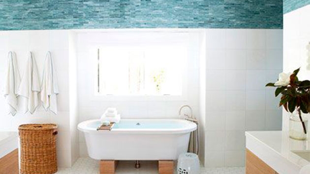  Belas casas de banho azuis que parecem refrescantes